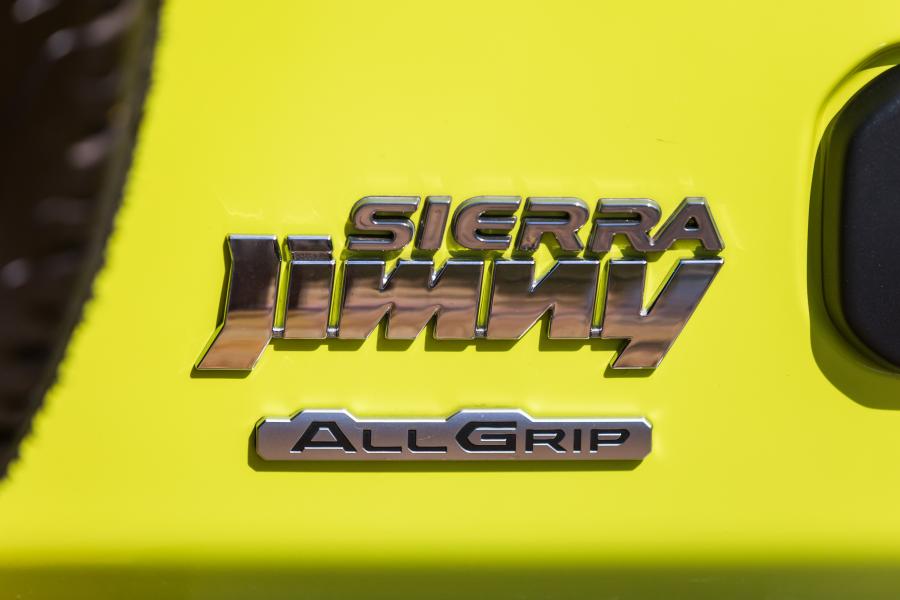 Логотип Suzuki Jimny Sierra 4Style AllGrip 2019 года  (LA) (фото 6 из 40)